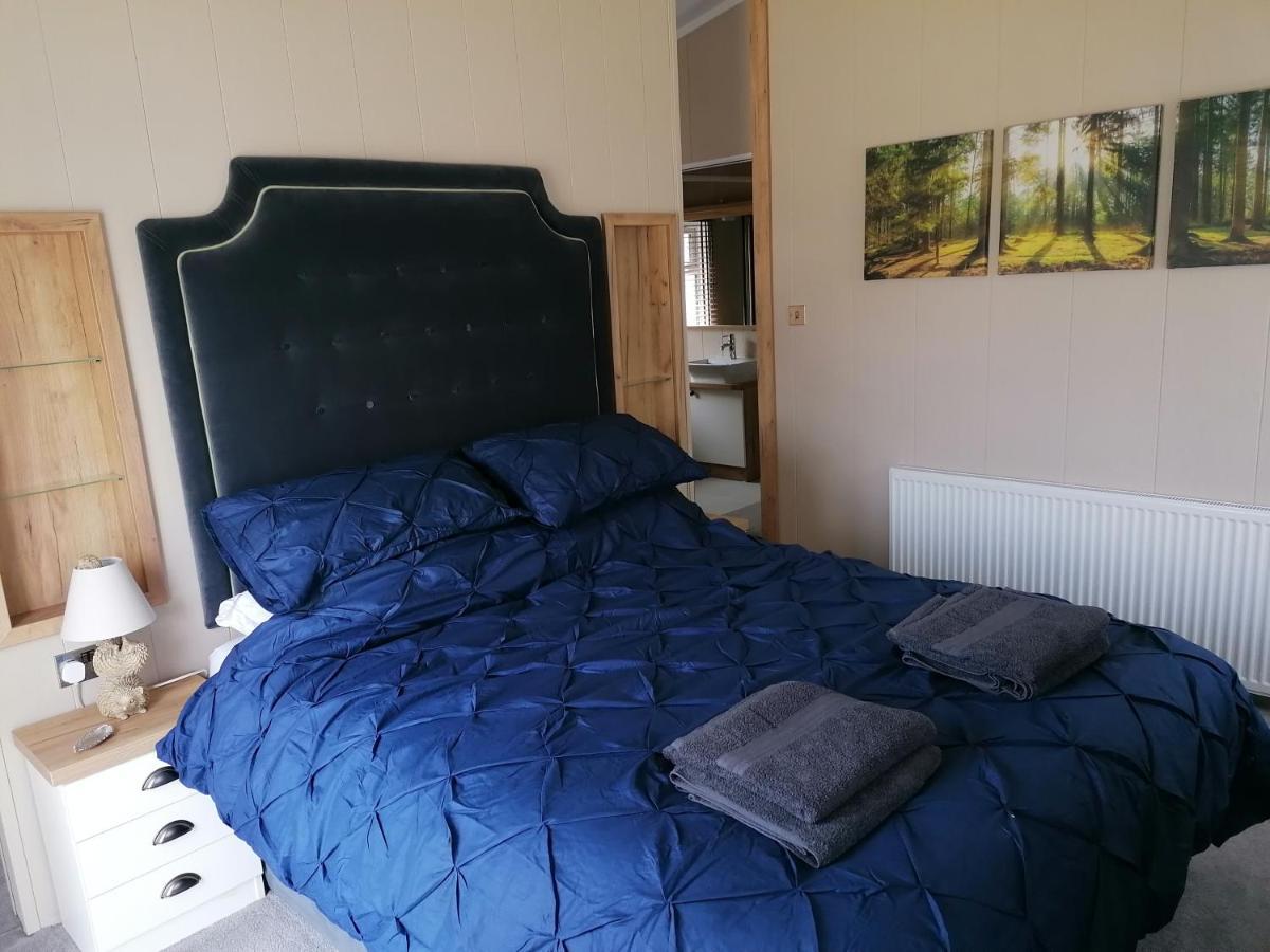 Luxury Lodge On Edge Of New Forest And 800M From Sea Entertainment And Leisure Passes Included Milford on Sea Exterior photo