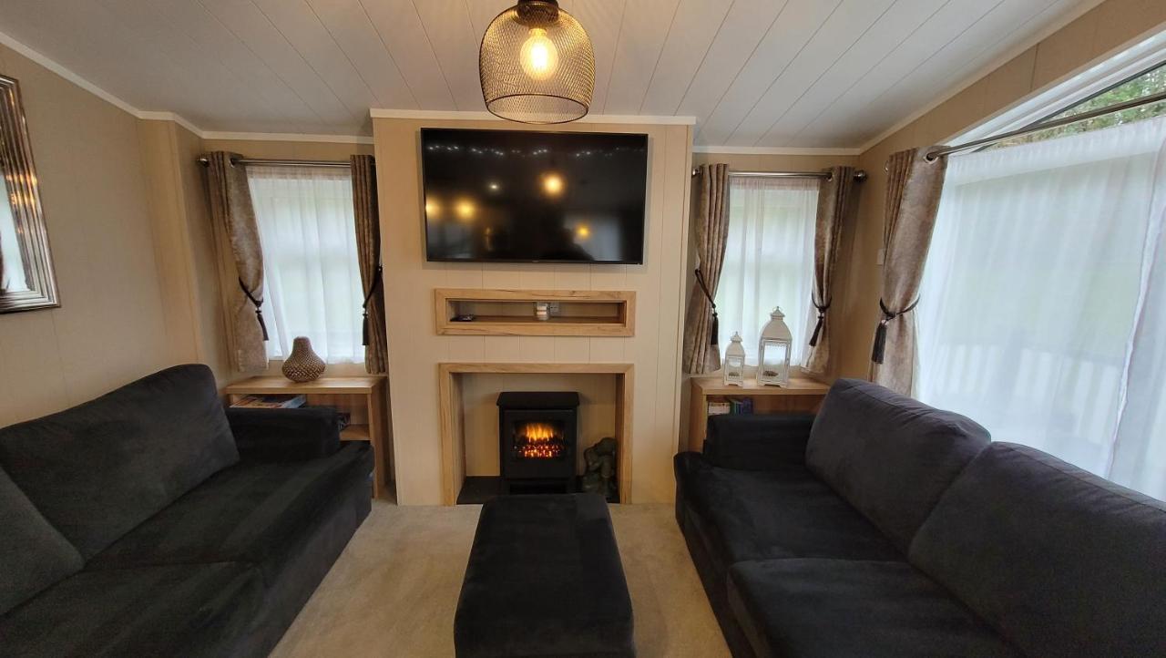Luxury Lodge On Edge Of New Forest And 800M From Sea Entertainment And Leisure Passes Included Milford on Sea Exterior photo